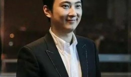 彭冠英蔡文静娱乐吃瓜,甜蜜互动引网友热议