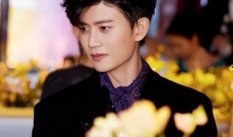 任嘉伦和杨紫最新爆料,甜蜜互动引期待，新剧幕后故事大揭秘！