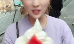 06年网红小姐姐吃瓜,06年网红小姐姐的瓜田奇遇记