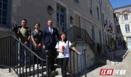 伊犁网红吃瓜事件视频,一场网络狂欢背后的真相揭秘